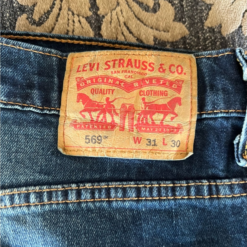 Levi’s 569 Jeans